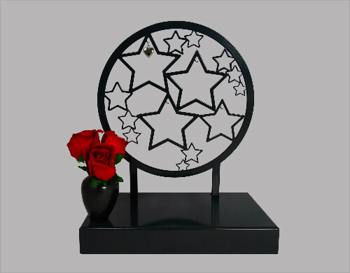 Stalen urn sterretjes